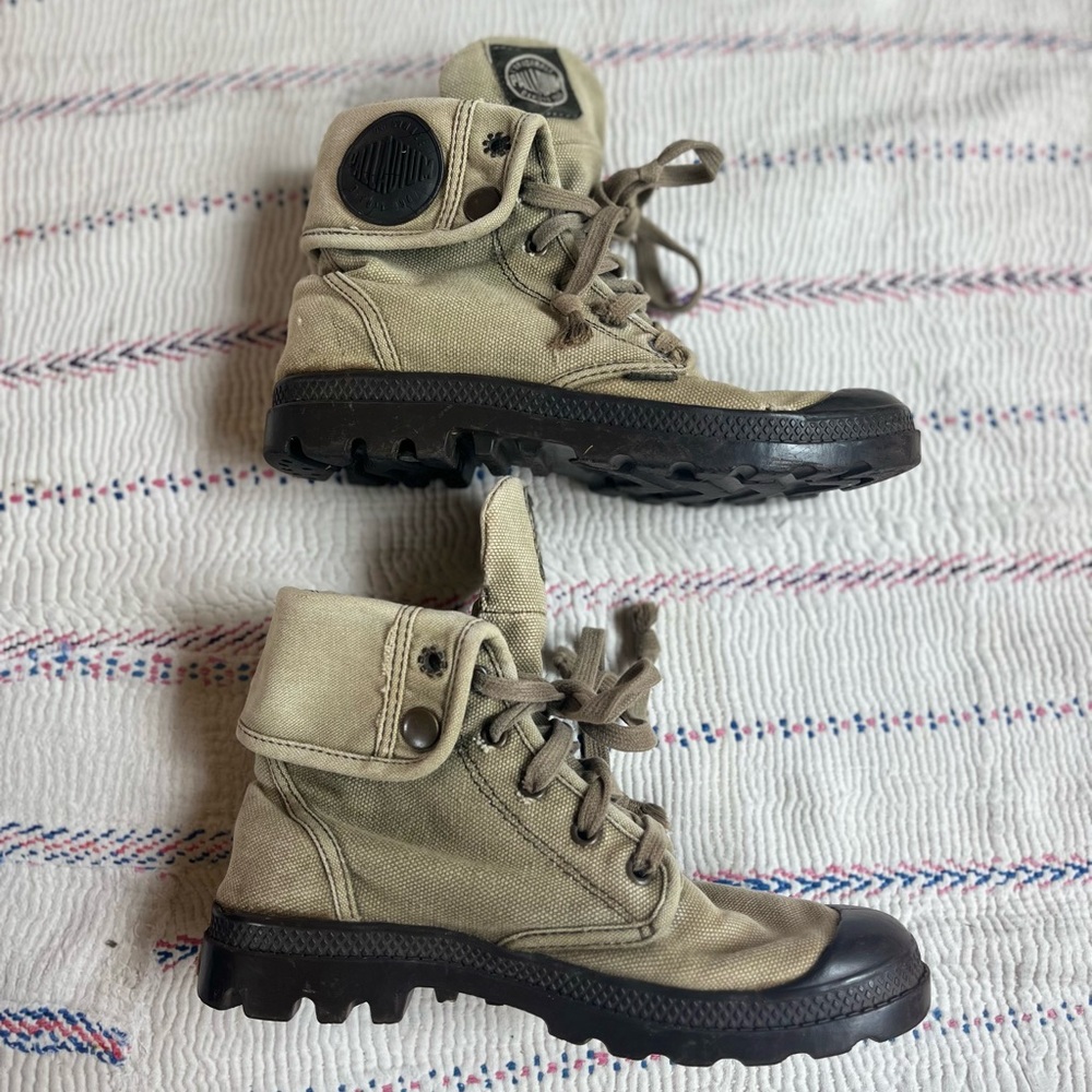 Palladium | Baggy Canvas Boots | 7.5